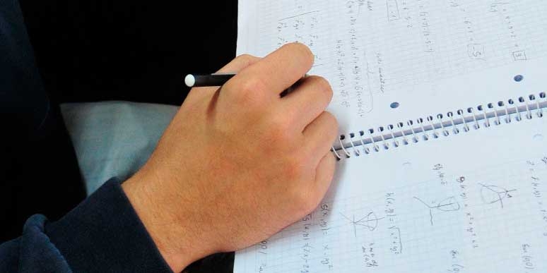 Física y Matemática se suman al Sistema Nacional de Reconocimiento Académico